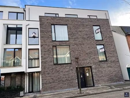 nieuw appt met 2 slpks en autostaanpl.