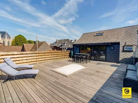 duplex-appartement met zeer ruim terras en 2 slpk.