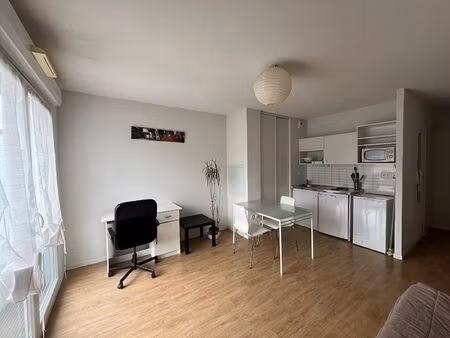 location appartement 1 pièce  23.53m²  nantes