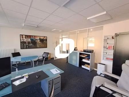 vente bureaux 93 m²