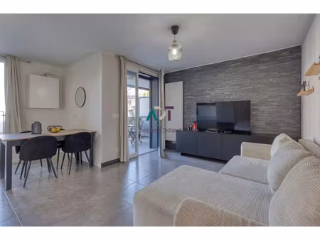 vente appartement 3 pièces 60m2 meylan 38240 - 240000 € - surface privée
