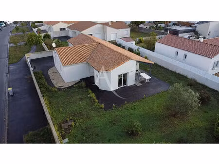 vente maison 4 pièces  115.00m²  bretignolles