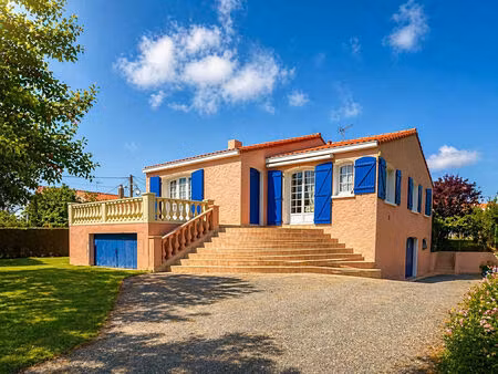 vente maison 4 pièces  105.00m²  les sables