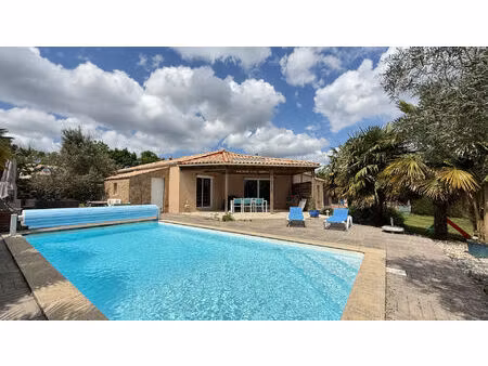 vente maison 5 pièces  130.03m²  les clouzeaux