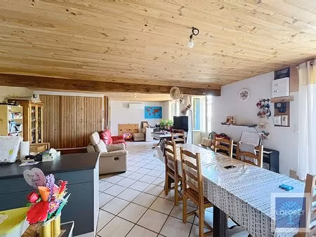 ensemble immobilier proche bourg sur gironde