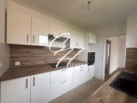 location appartement 5 pièces 94m2 voiron 38500 - 1200 € - surface privée