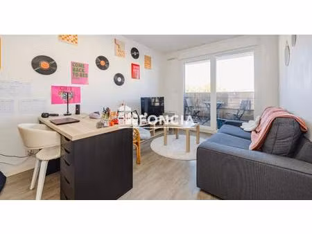 exclusivite - a vendre type 2 avec balcon et parking sécurisé - libre d'occupation