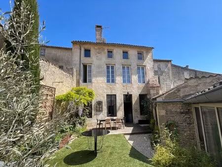 élégante maison de ville de 6 chambres en centre-ville avec jardin