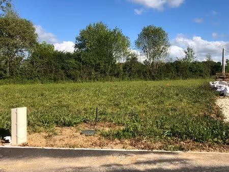 terrain à bâtir à saint-georges-des-coteaux (17810)