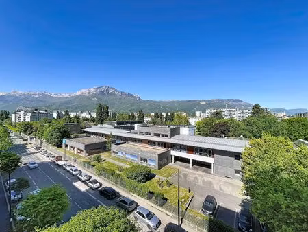 grenoble t3 avec terrasse vue et possibilité de garage