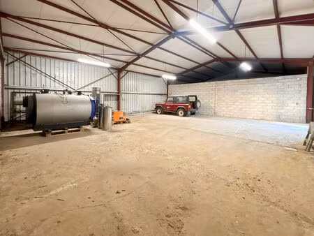 location entrepôt / local industriel  127.00m²  périgny
