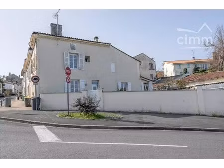 deux maisons àlouer à montendre  idéale investisseur