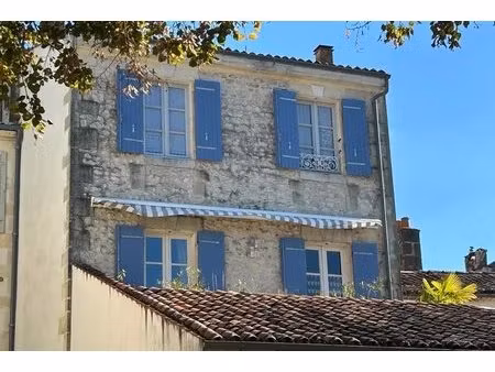 maison de caractère en plein centre