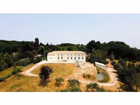 manoir 4 chambres  1 dépendance et grand terrain