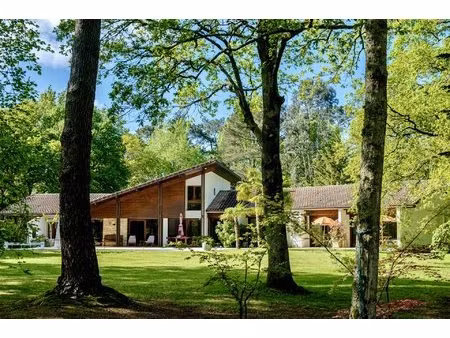 villa d’architecte des années m2 terrain de 1 6 ha piscine calme absolu
