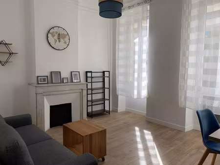 location appartement 2 pièces 32m2 marseille 5eme (13005) - 778 € - surface privée