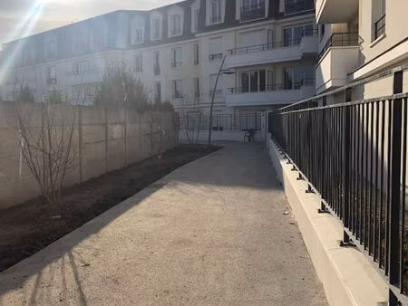 location appartement 1 pièce  29.85m²  aulnay