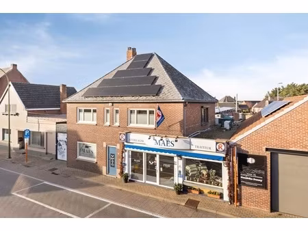 commercieel te koop in overpelt met 3 slaapkamers