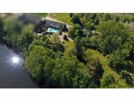 propriété rare en confluence de rivières 3 2 hectares avec