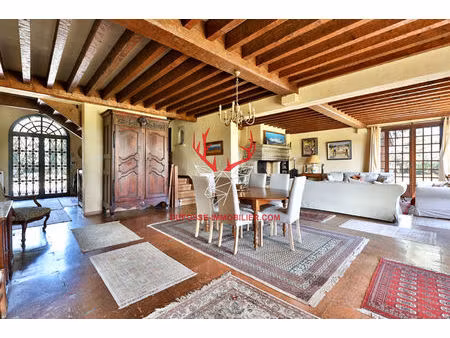 élégante propriété familiale d'un hectare