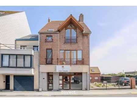 commercieel te koop in bredene met 3 slaapkamers