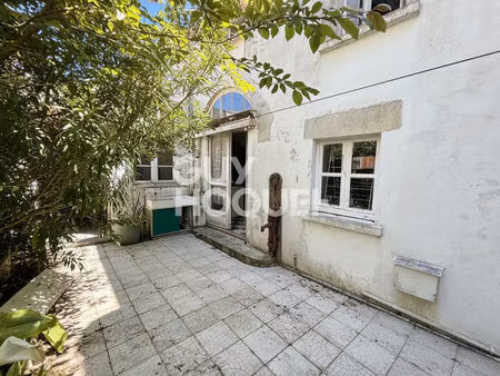 maison de caractère à rénover  beau potentiel au coeur d'ars-en-ré