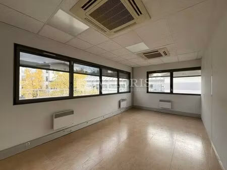 location bureaux 151 m²