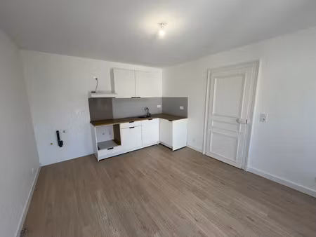 location appartement 3 pièces 61 m² à rémilly (57580)