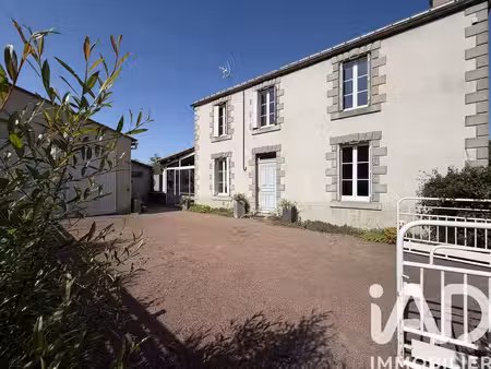 maison de village à saint-maurice-des-noues (85120)