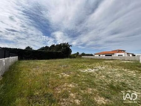 vente terrain à laroque-des-albères (66740) : à vendre / 698m² laroque-des-albères