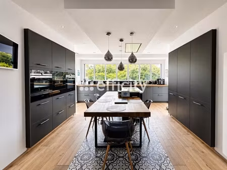 maison 6 pièces - 210 m²