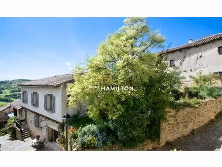 maison avec gite independant  boutique et jardins