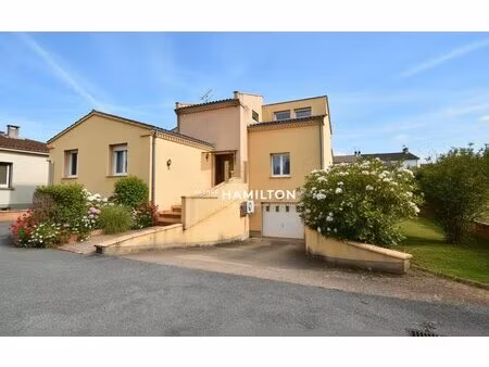 maison individuelle avec piscine et grand sous-sol