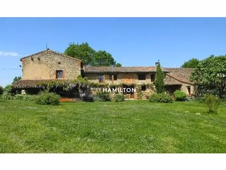 charmante propriete avec gite attenant et terrain avec vue degagee
