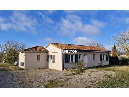 maison moderne de plain-pied avec suite parentale et grand terrain