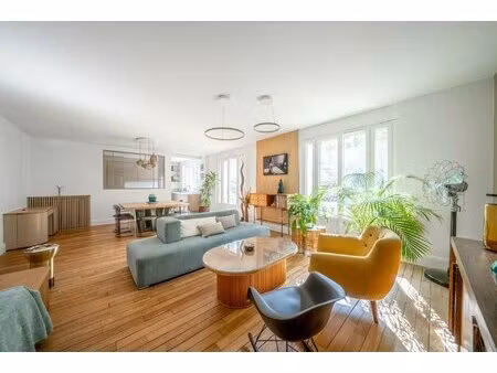 paris 14e - bel immeuble art déco de 1931  vue sur une impasse privée arborée à 200 mètres