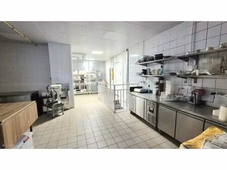 vente commerce 111 m²