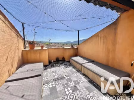 maison de village à pourrières (83910)