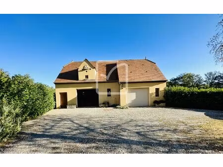 un charmant ensemble immobilier à concores :vaste maison à pigeonnier  5 chambres et une..