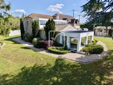 propriété exclusive à cales : double maison  double architecture  panorama unique sur les.