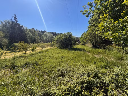 puymeras - terrain plat hors lotissement au calme