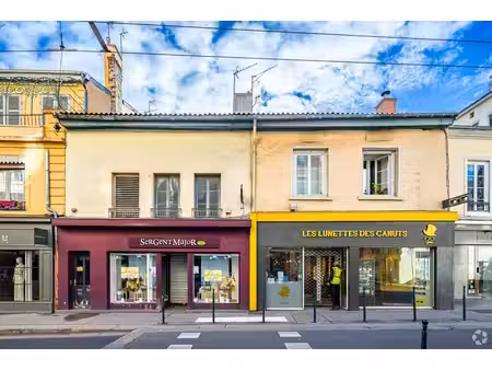 location commerce lyon 69004 109m²