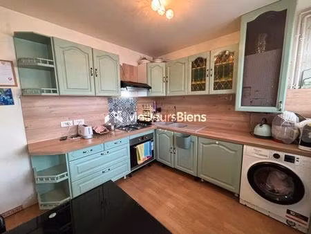 appartement de 90 m² au 1er étage avec ascenseur