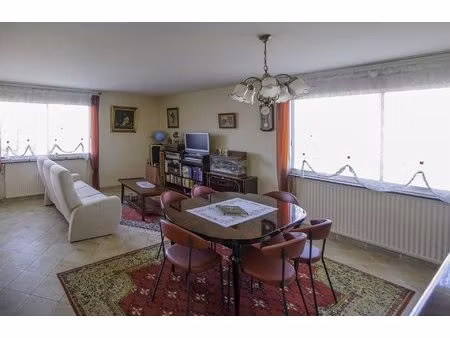 spacieux appartement avec vue dégagée