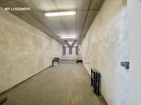 location parking 36 m² à fuveau (13710)  360 €