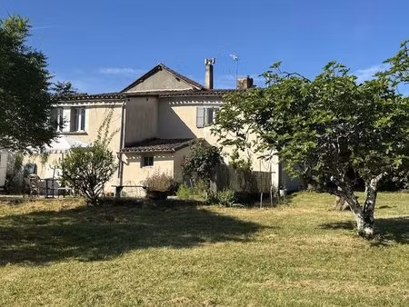 charmante maison de village avec jardin