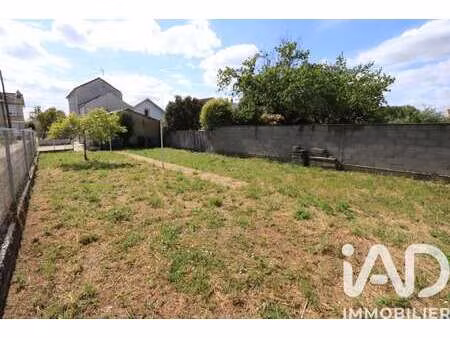 vente terrain à niort (79000) : à vendre / 300m² niort