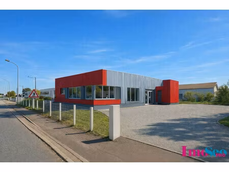 location local commercial