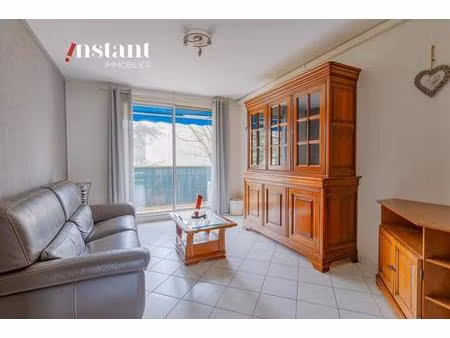 chambre en colocation dans t3 avec balcon arrêt rebufer