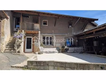 corps de ferme de 138m² habitables - 4 chambres - proche école et commerces